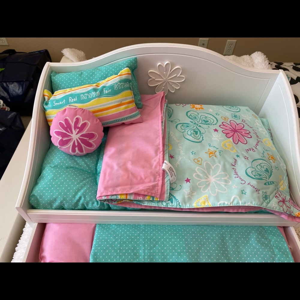 American Girl trundle bed with bedding
